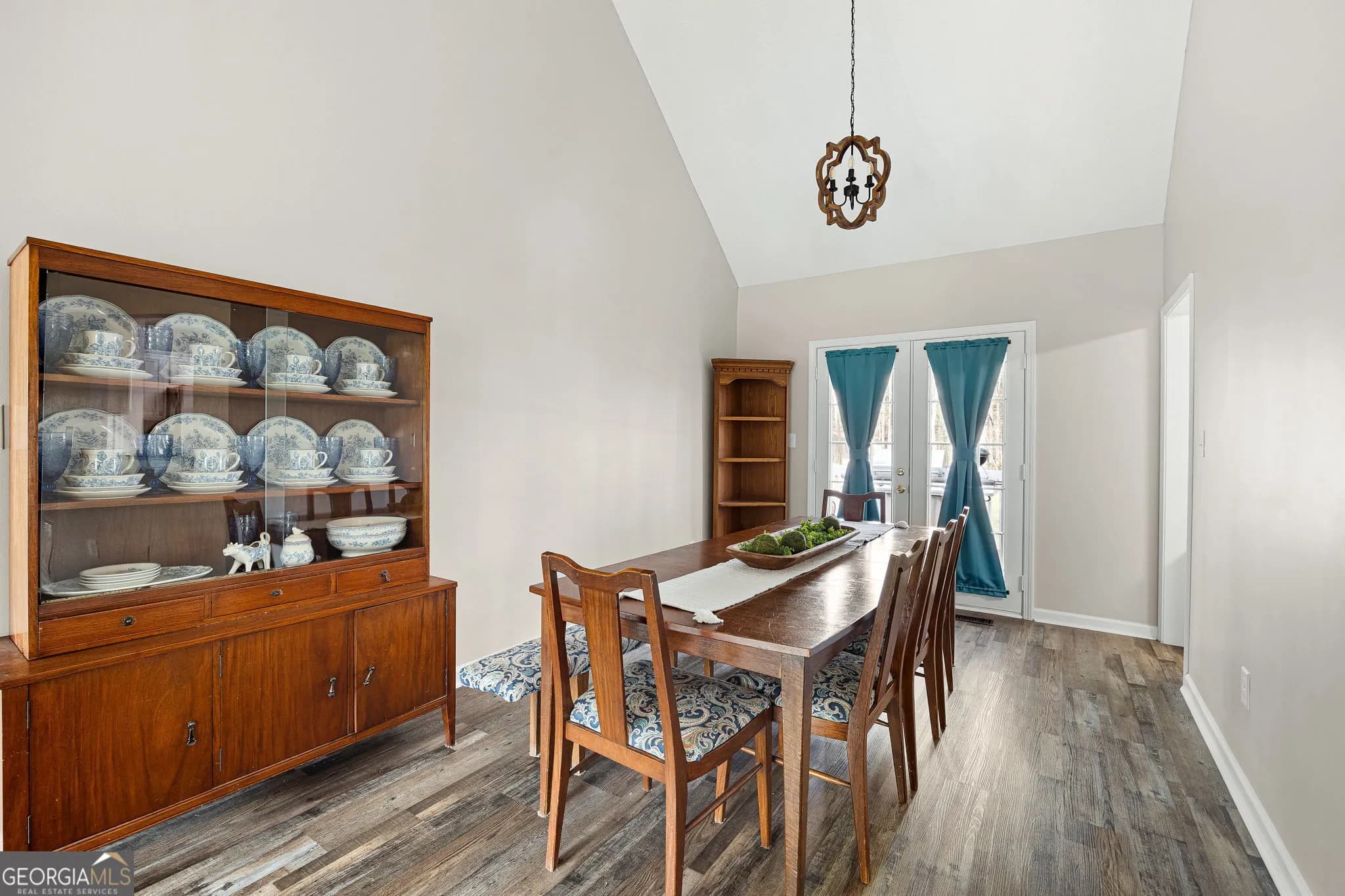 251 Eagle Lake Dr — photo 3 of 29