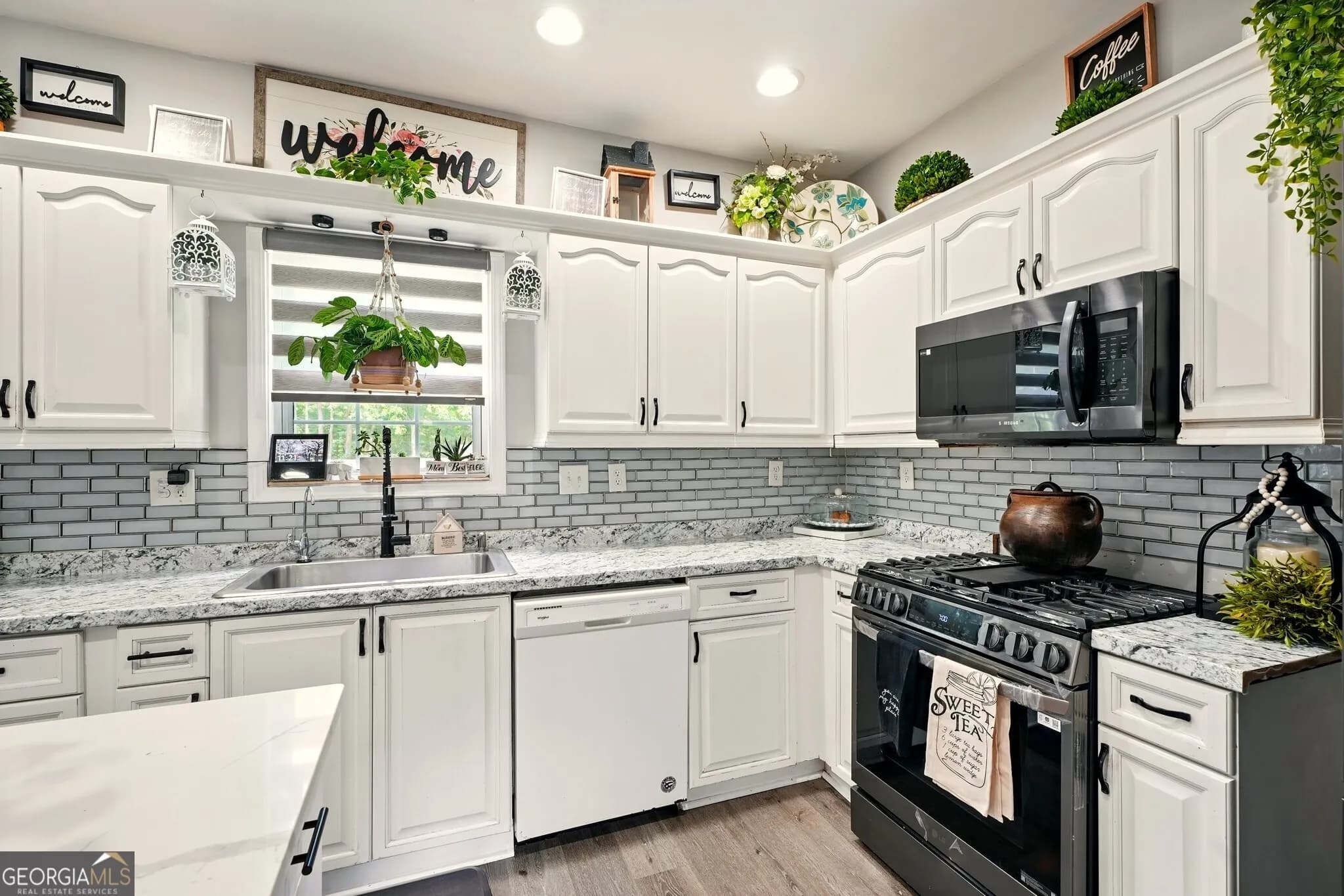 100 Chadwick Pl — photo 6 of 33