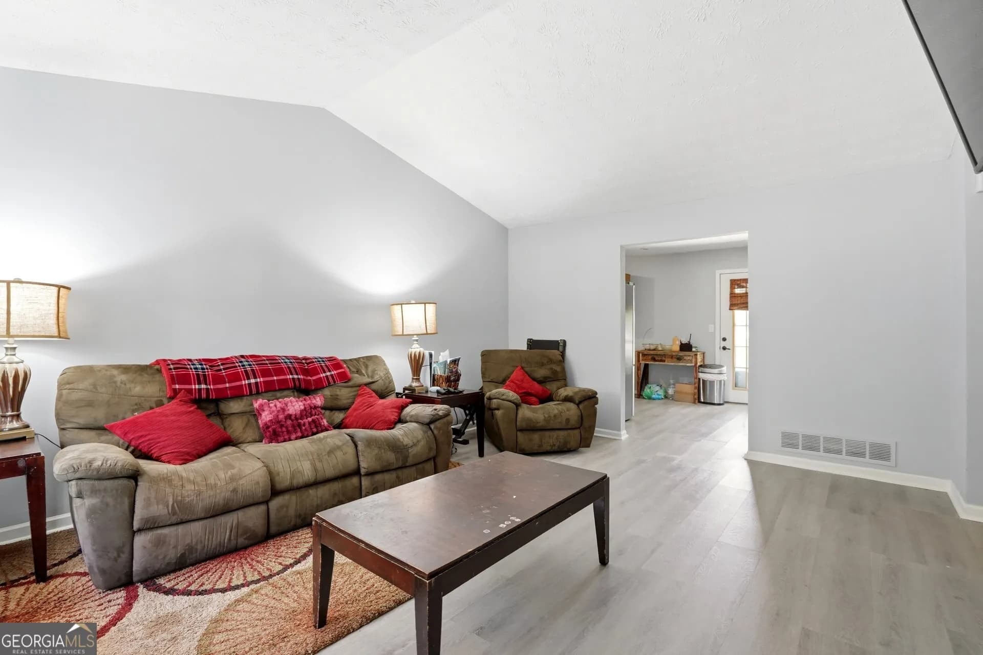 3556 Bomar Rd — photo 2 of 20