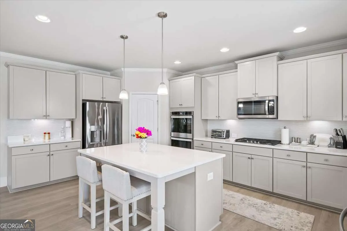 3202 Garden Hill Ln — photo 8 of 73