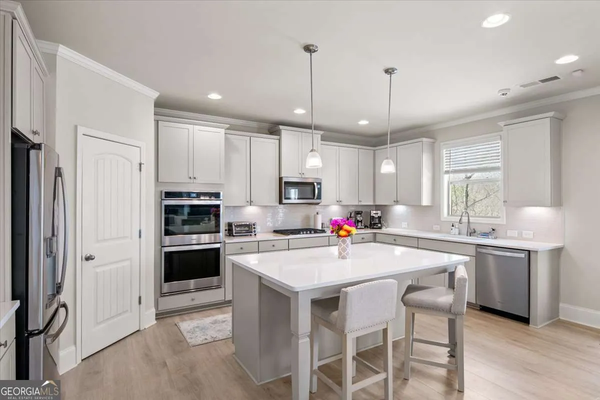 3202 Garden Hill Ln — photo 4 of 73
