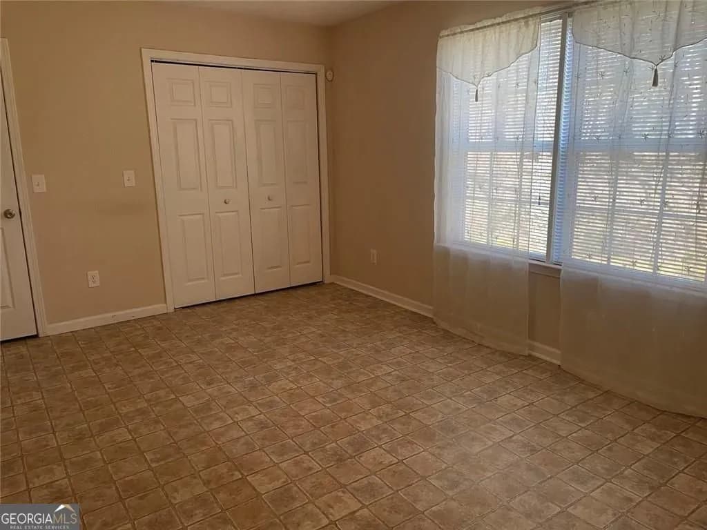1391 Lakeview Pkwy — photo 16 of 23