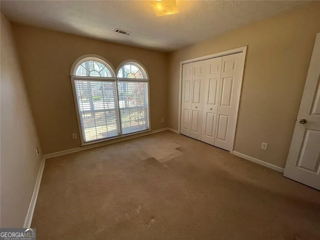 1391 Lakeview Pkwy — photo 9 of 23