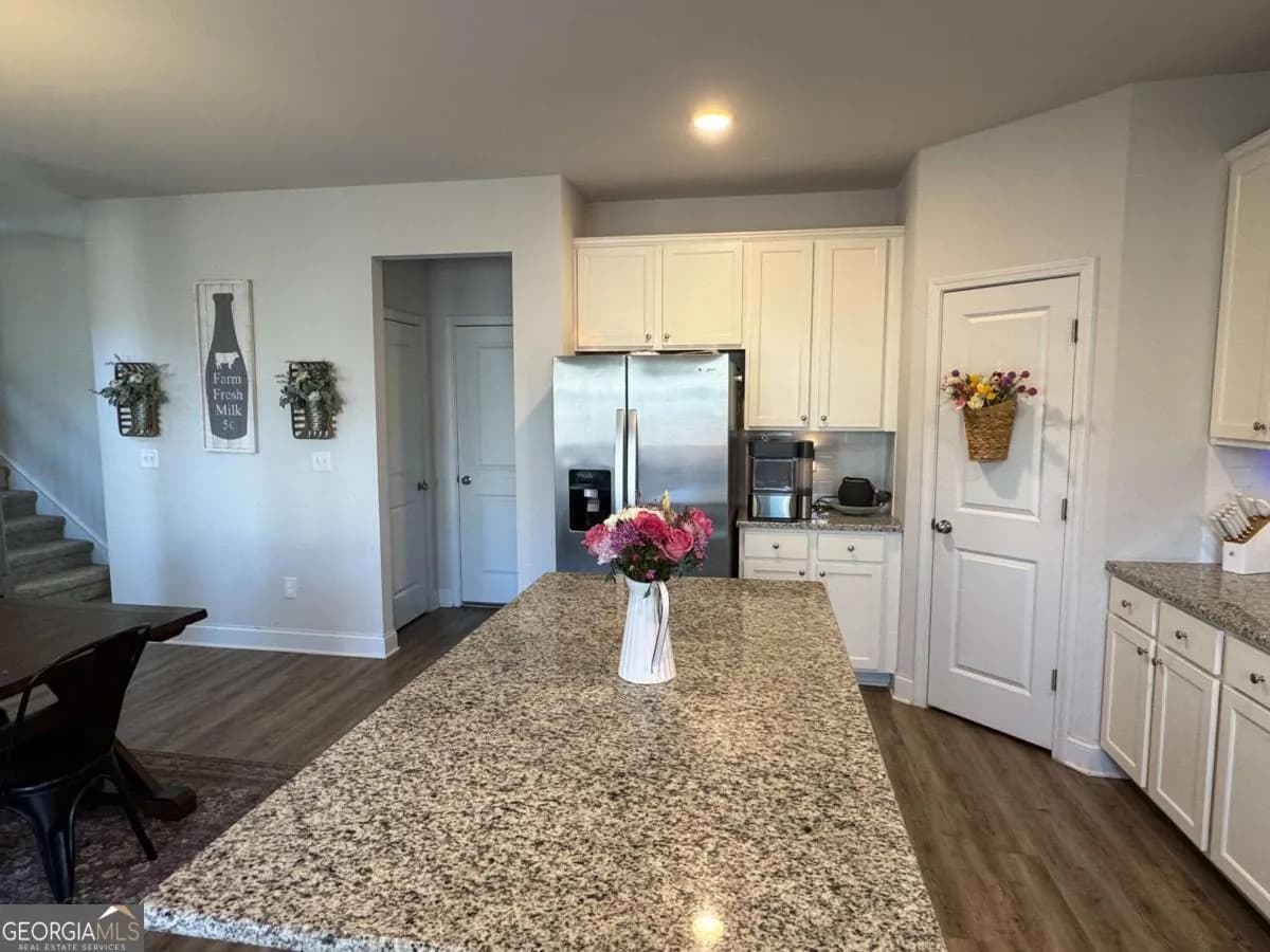 77 Wentworth Cir — photo 3 of 39