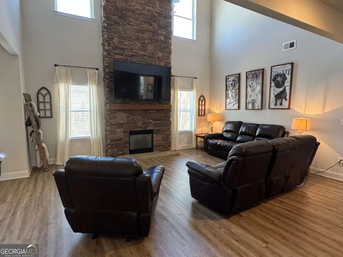 77 Wentworth Cir — photo 5 of 39