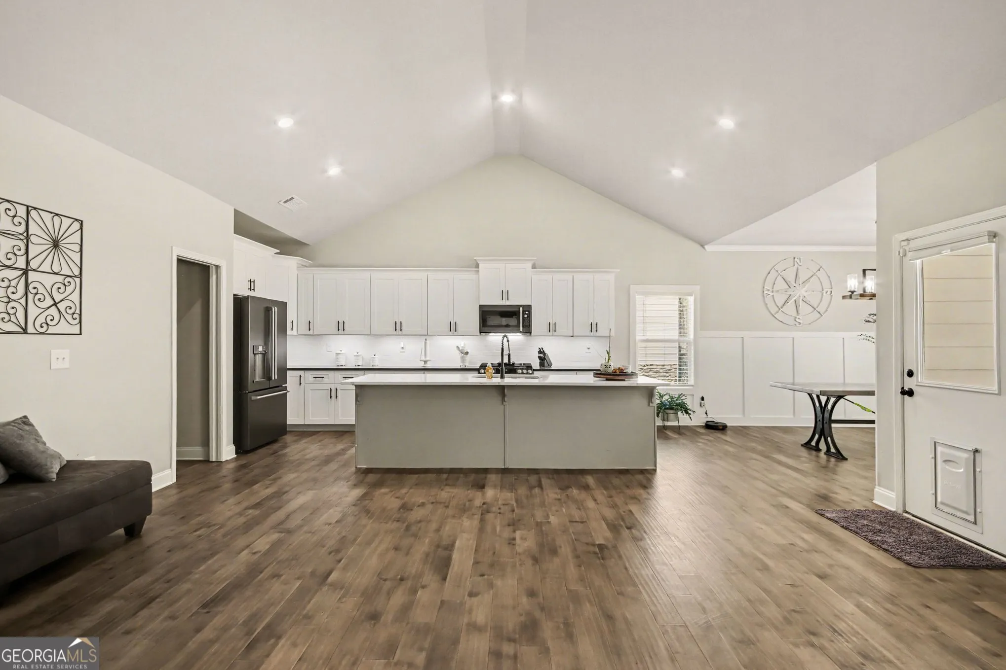 8345 Loch Lomand Ln — photo 3 of 46
