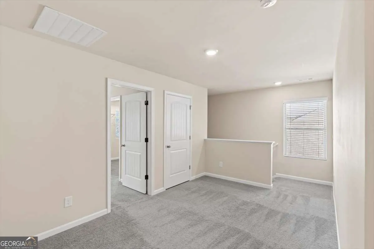 201 Hayes Park Dr — photo 11 of 49