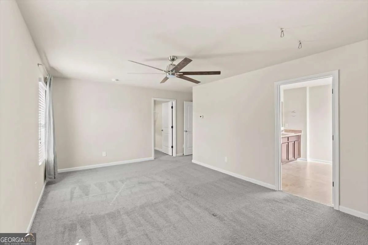 201 Hayes Park Dr — photo 15 of 49