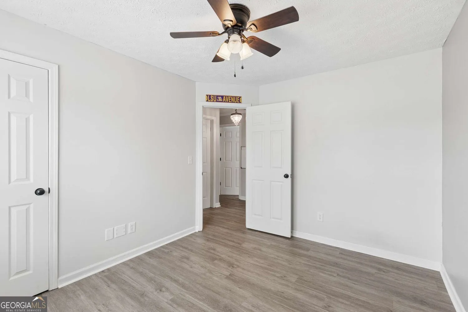 9880 Rivercliff Ln — photo 29 of 52