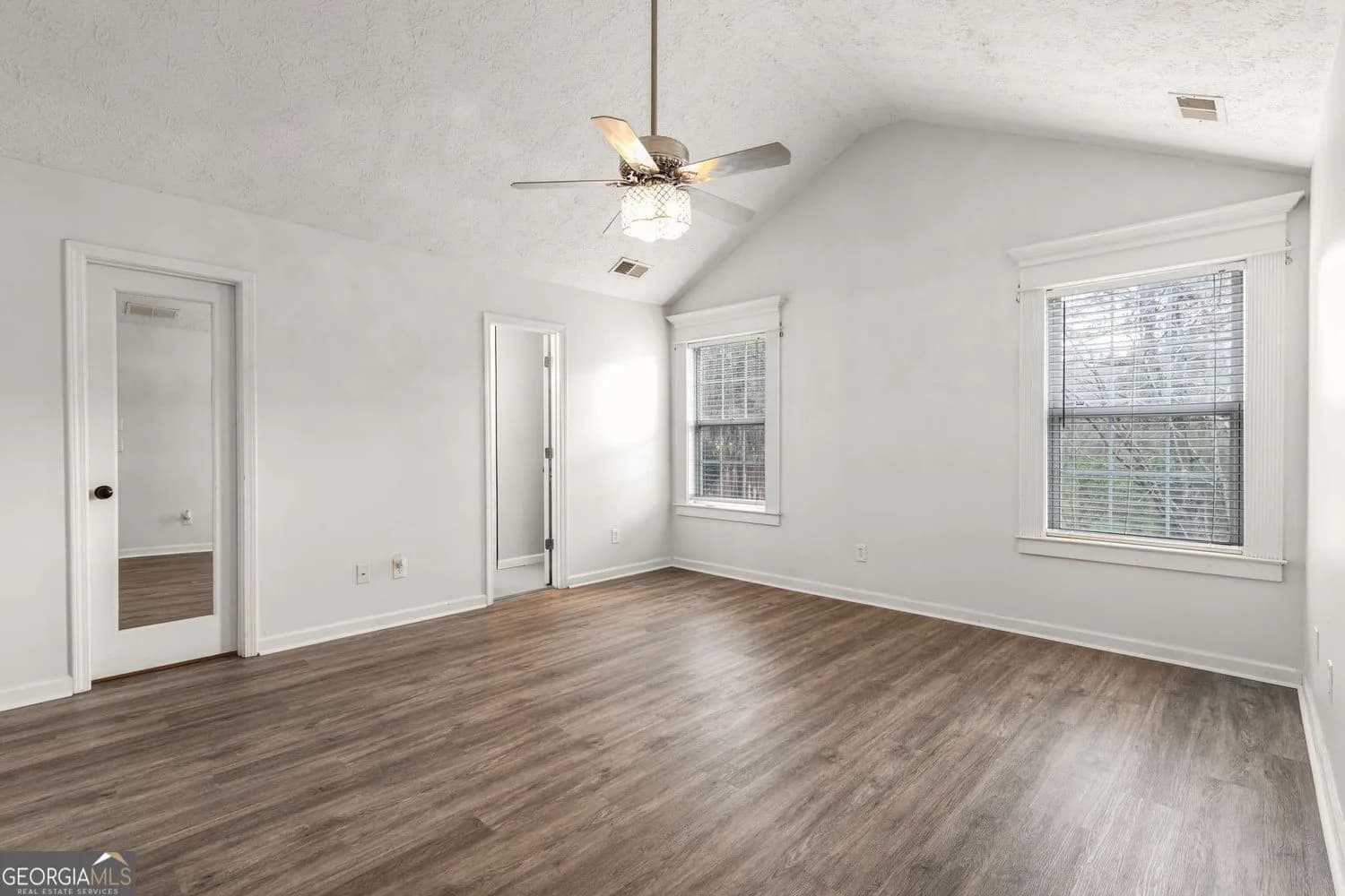 9880 Rivercliff Ln — photo 21 of 52