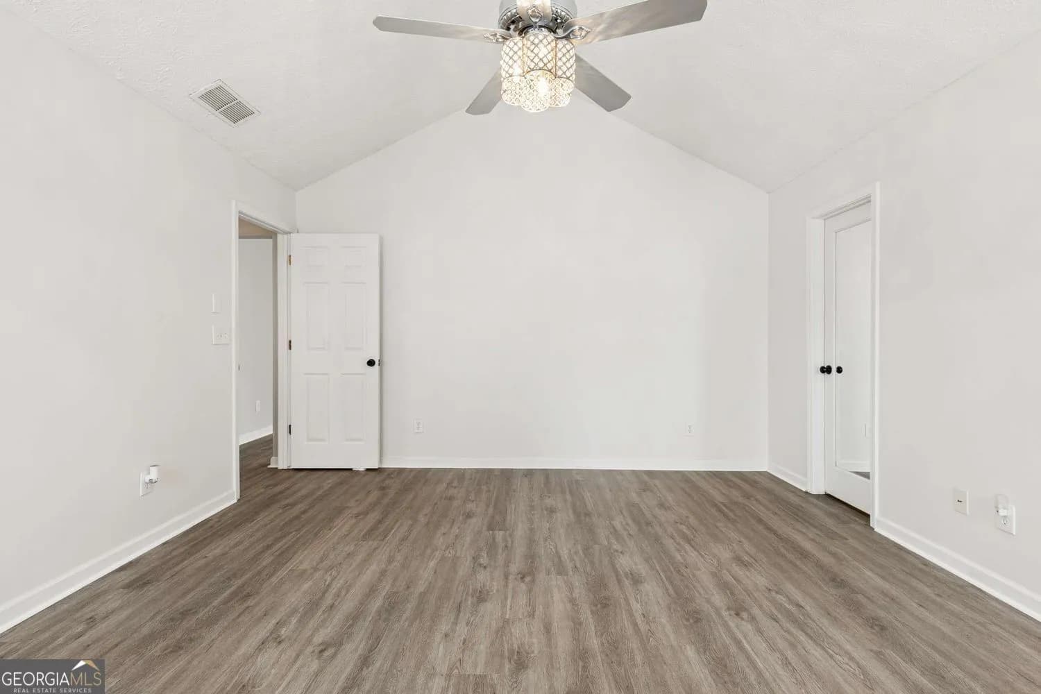 9880 Rivercliff Ln — photo 23 of 52