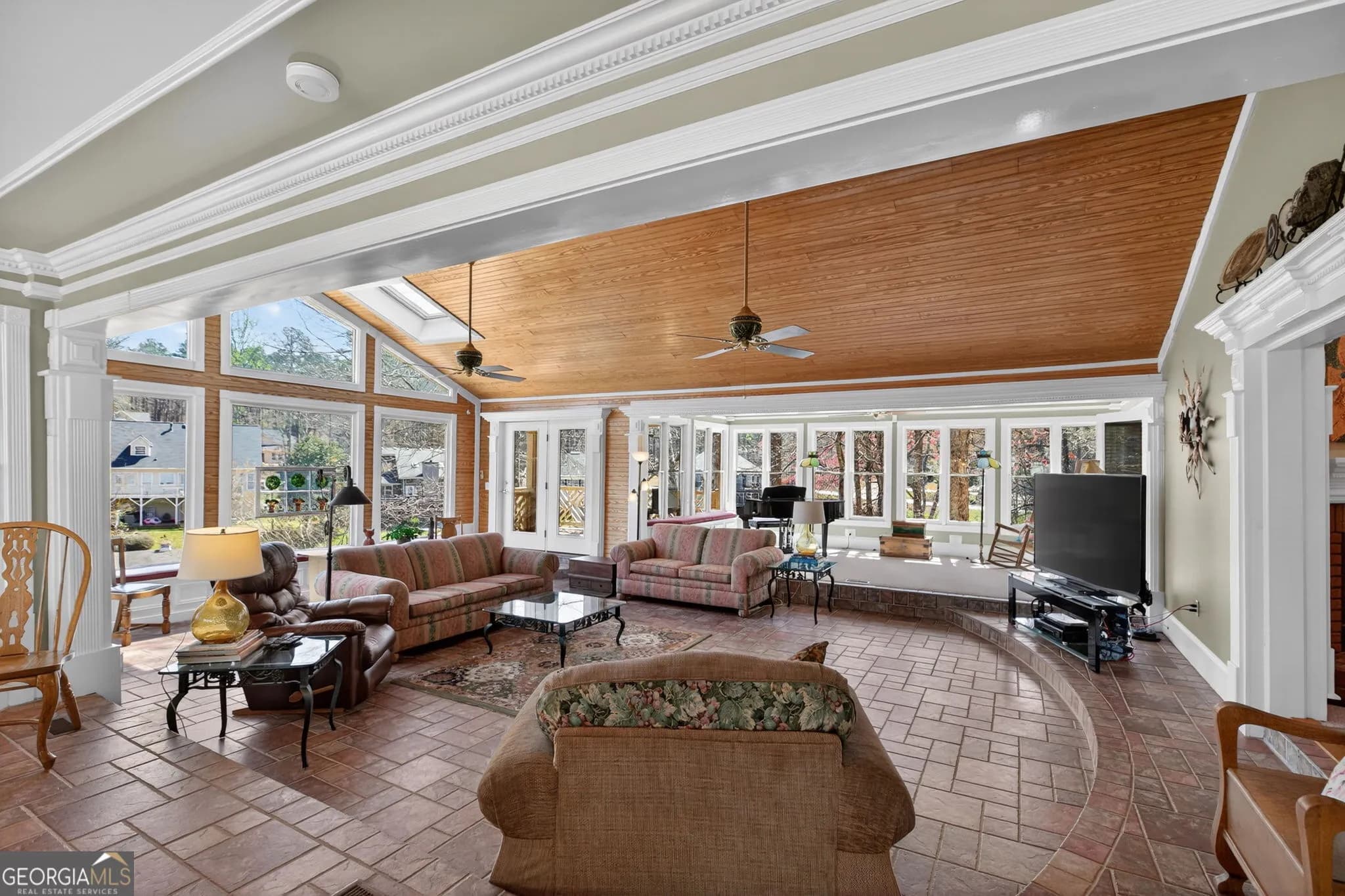 10003 Lakeview Pkwy — photo 16 of 102