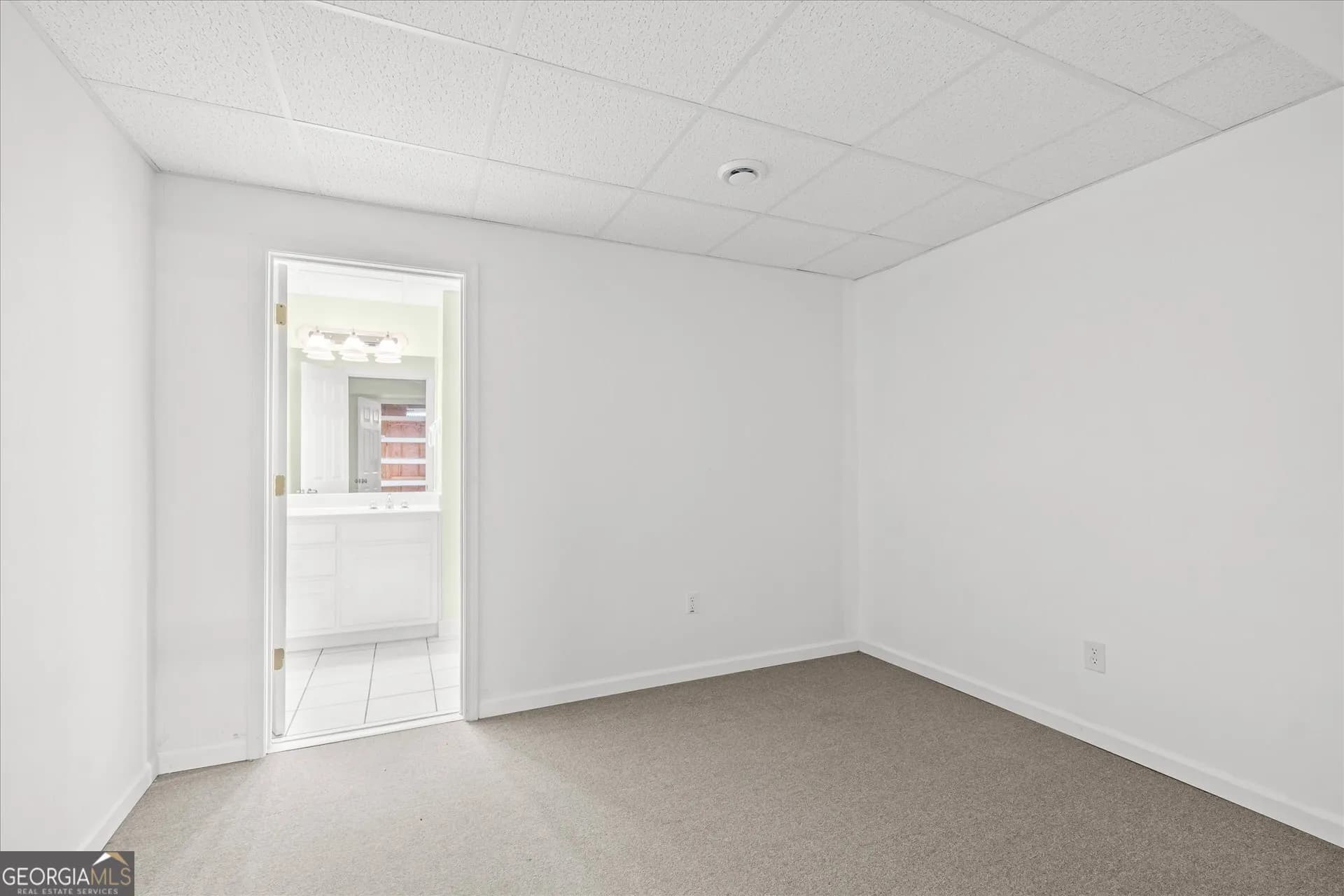 1030 Lakeview Pkwy — photo 21 of 50