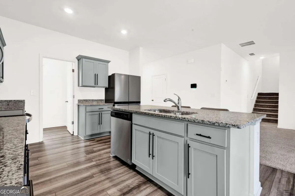 212 Cotton Tail Ln — photo 5 of 39