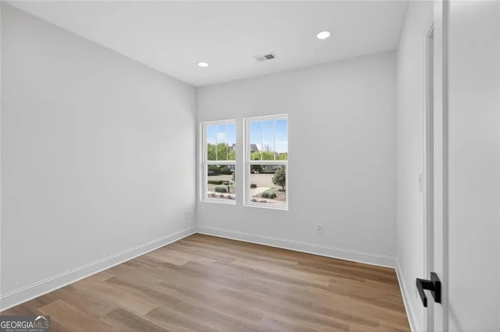 3219 Bakewell St — photo 9 of 29