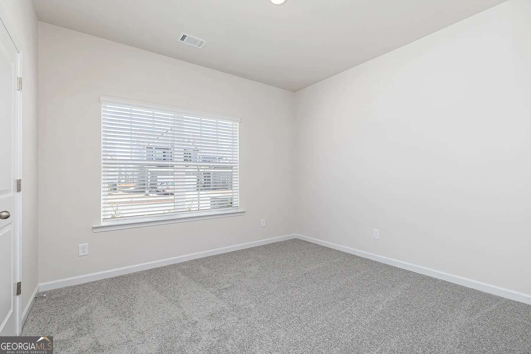 659 Mackenzie Cv — photo 11 of 20