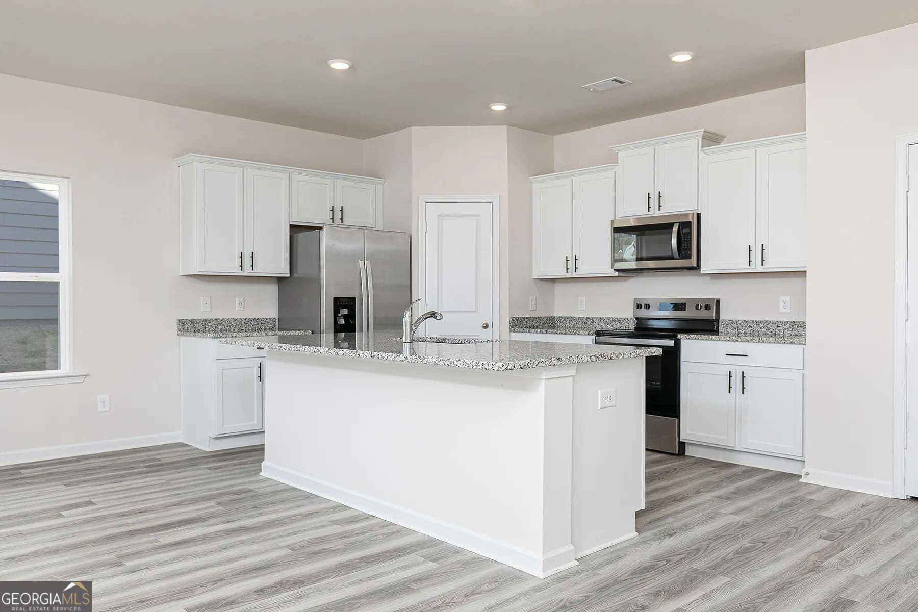 148 Howell Dr — photo 14 of 17