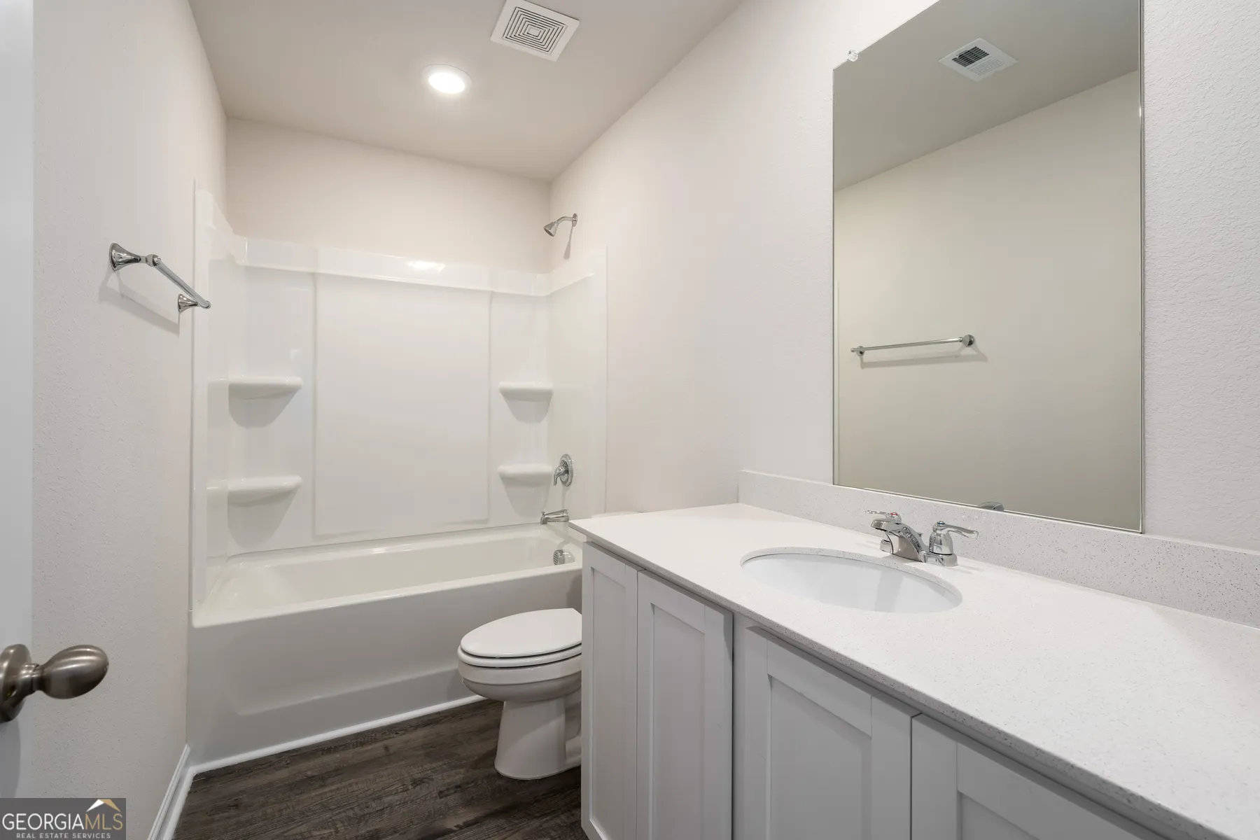 112 Howell Dr — photo 8 of 16