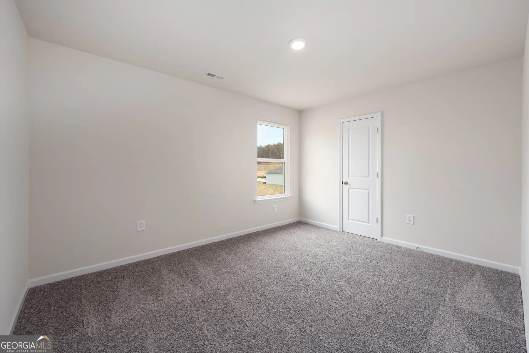 112 Howell Dr — photo 7 of 16