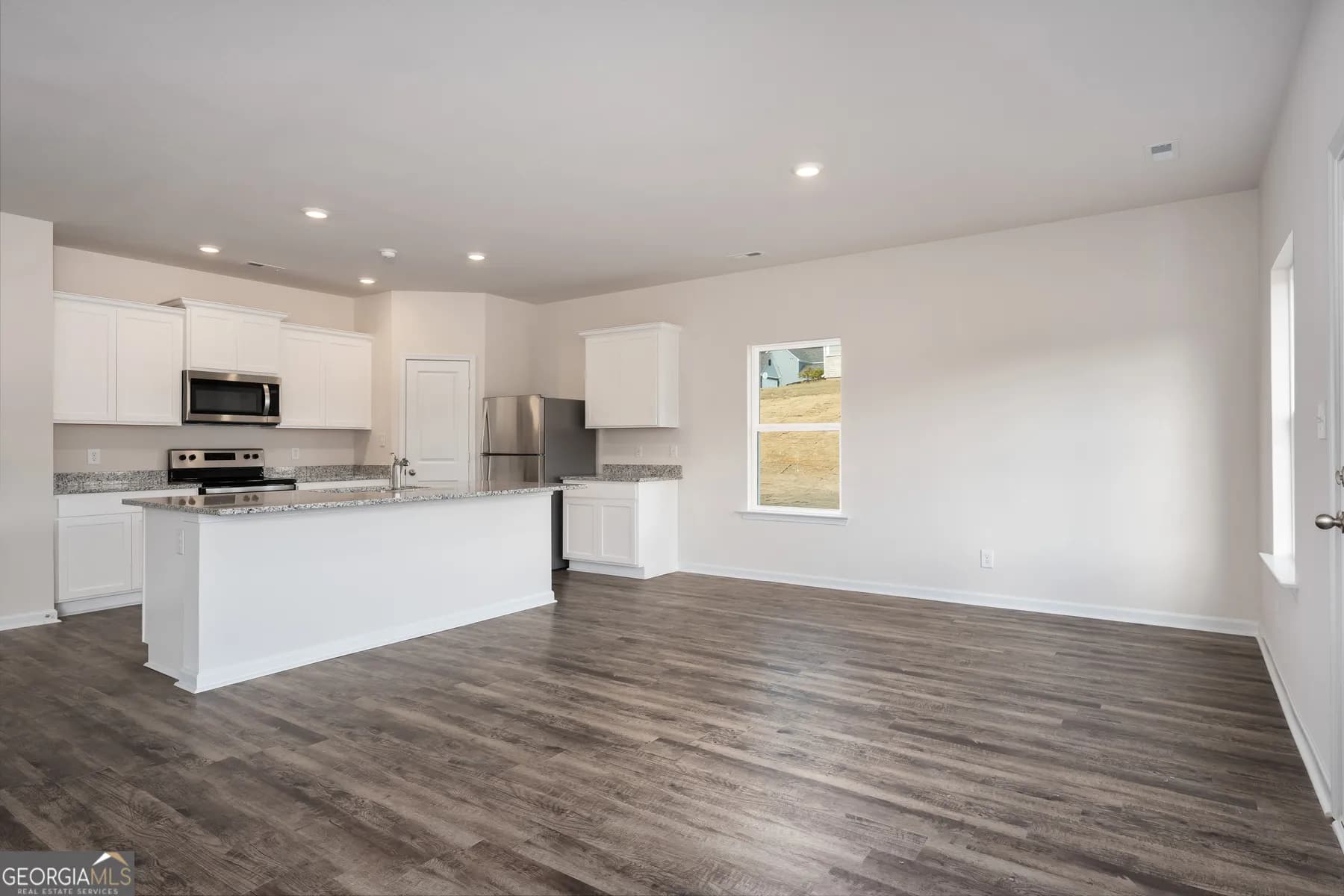 112 Howell Dr — photo 12 of 16