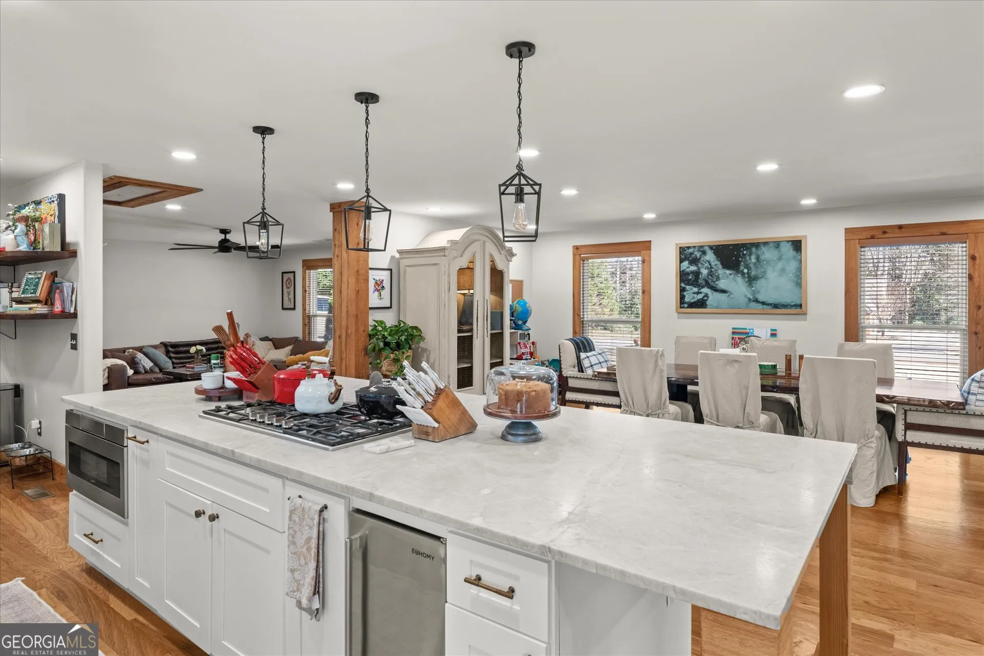109 Briarwood Dr — photo 5 of 40