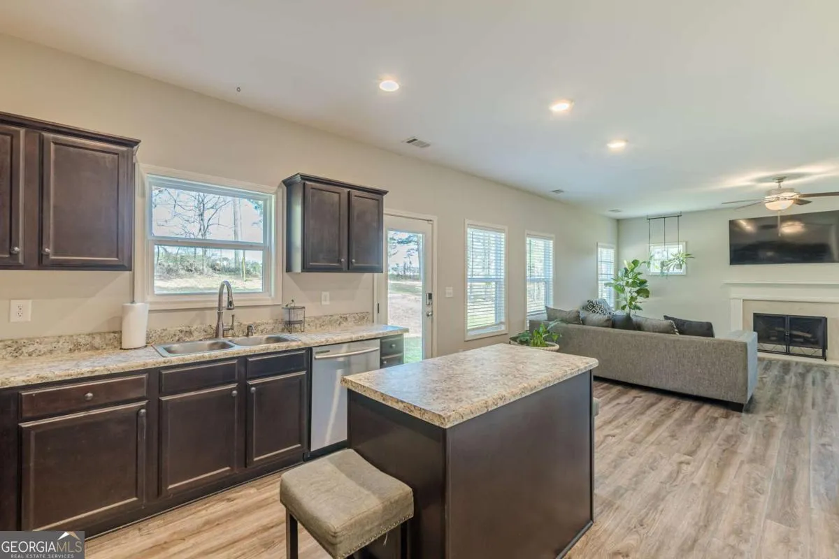 123 Mulberry Dr — photo 15 of 47