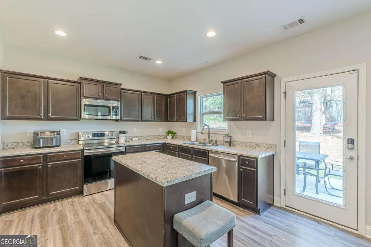 123 Mulberry Dr — photo 9 of 47