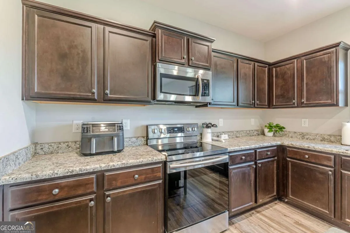 123 Mulberry Dr — photo 16 of 47