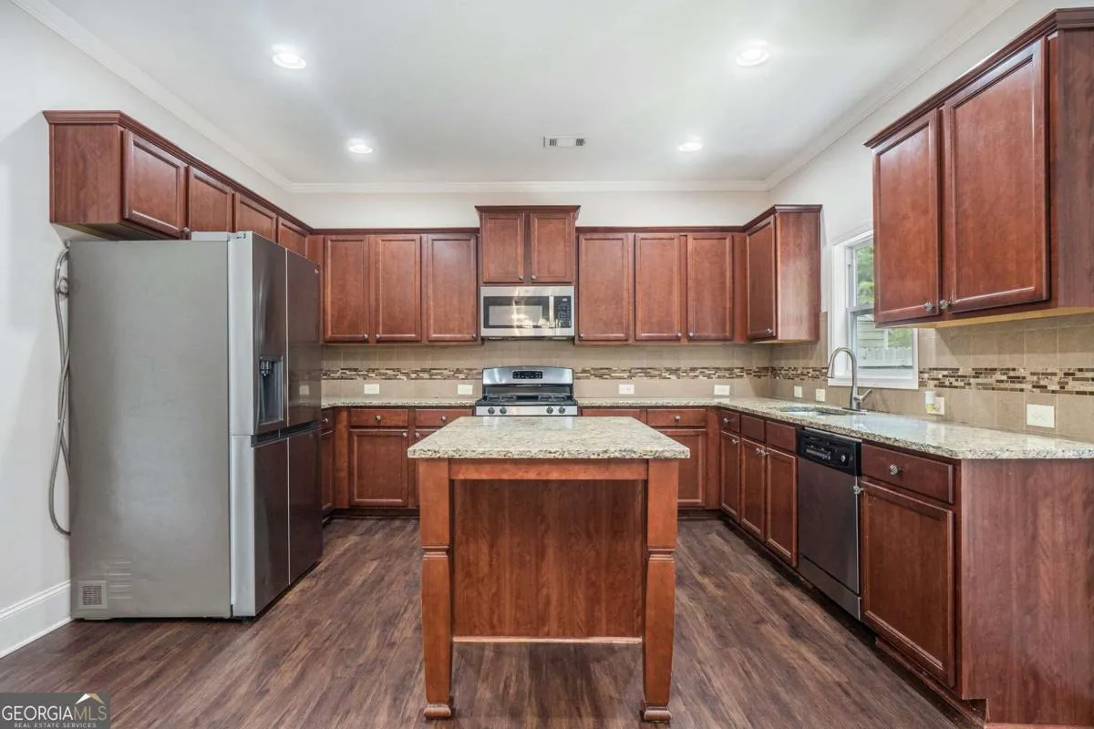 170 Ryans Pt — photo 4 of 35