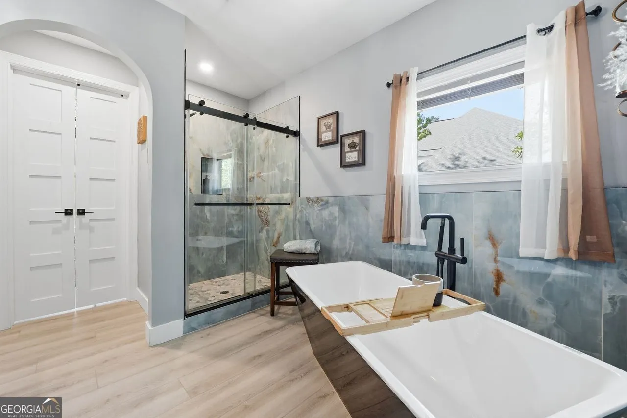 2021 Lakeview Pkwy — photo 51 of 114