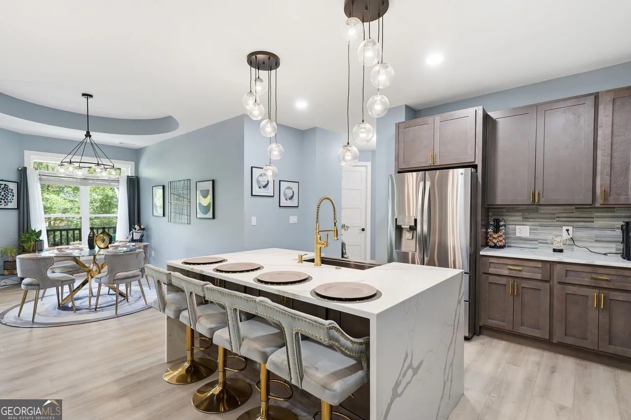 2021 Lakeview Pkwy — photo 42 of 114