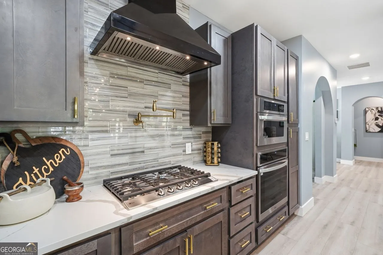 2021 Lakeview Pkwy — photo 39 of 114