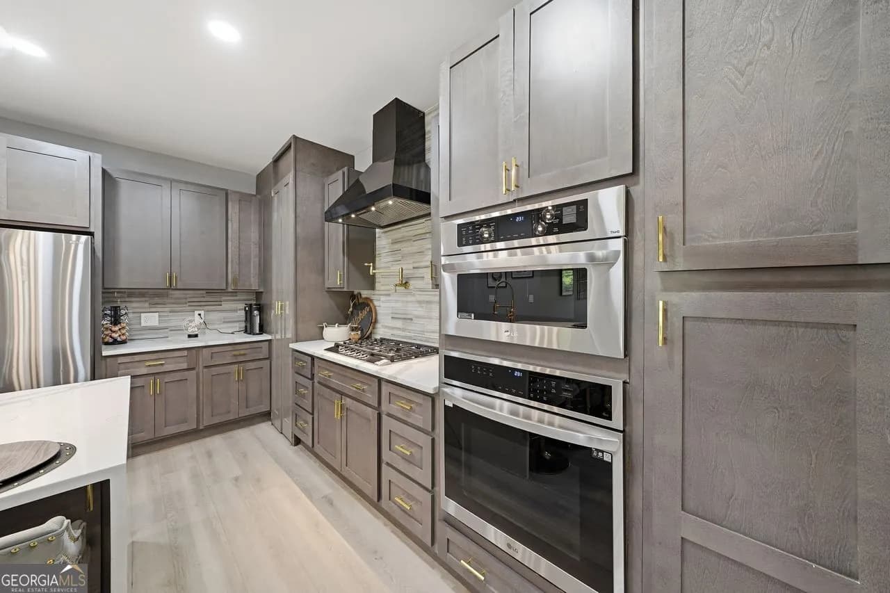 2021 Lakeview Pkwy — photo 44 of 114