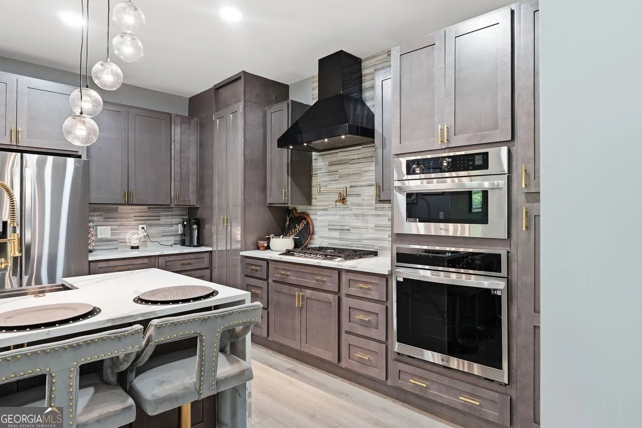 2021 Lakeview Pkwy — photo 45 of 114