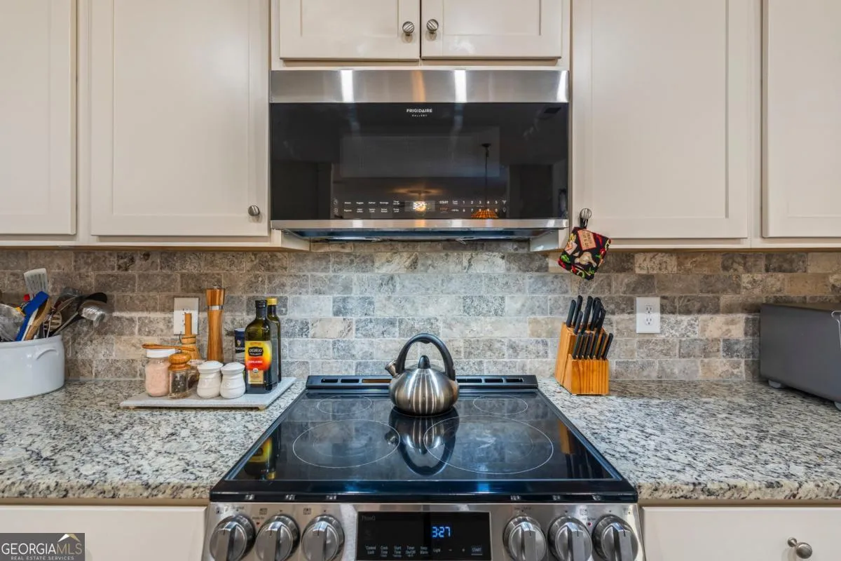 25 Shetland Ct — photo 16 of 87