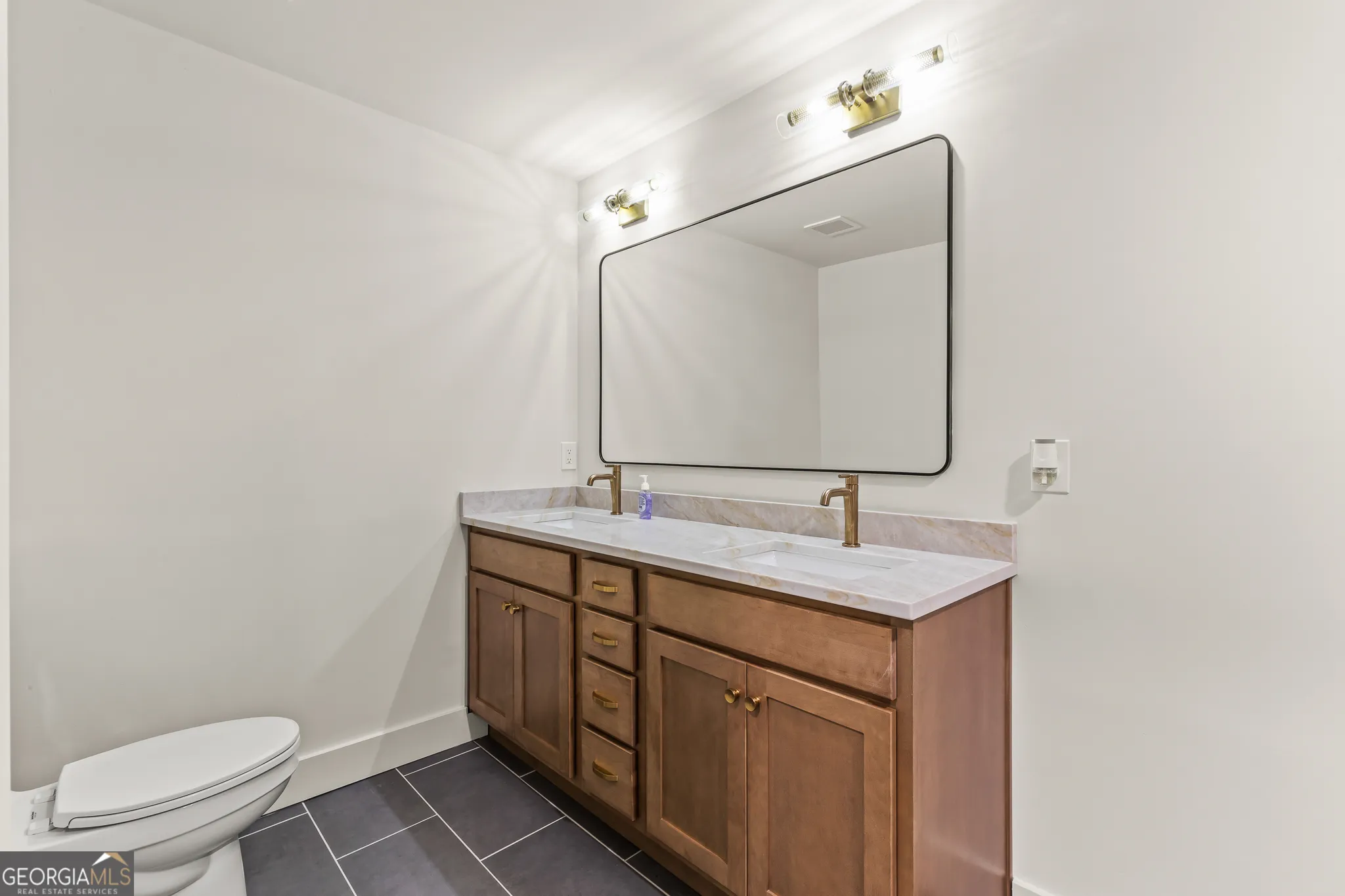 7448 Berea Rd — photo 15 of 44