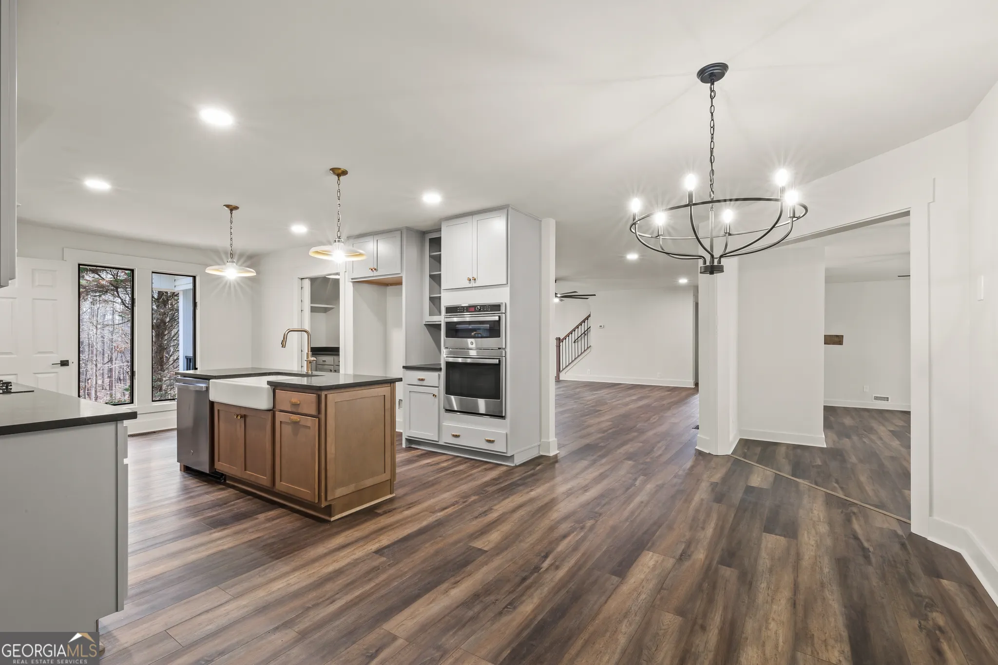 7448 Berea Rd — photo 8 of 44