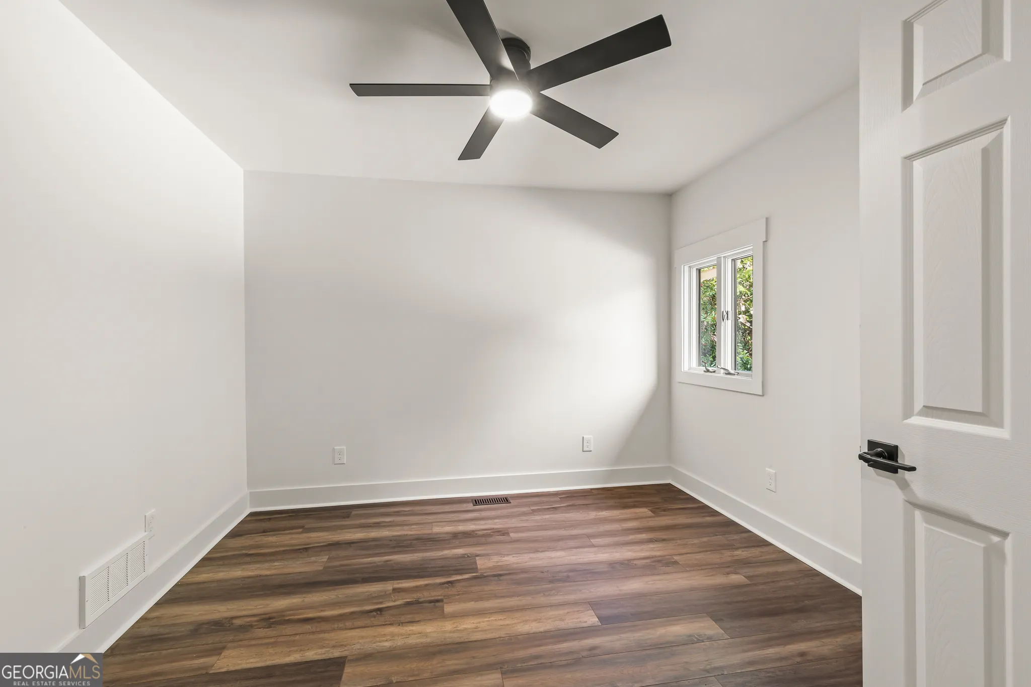7448 Berea Rd — photo 12 of 44