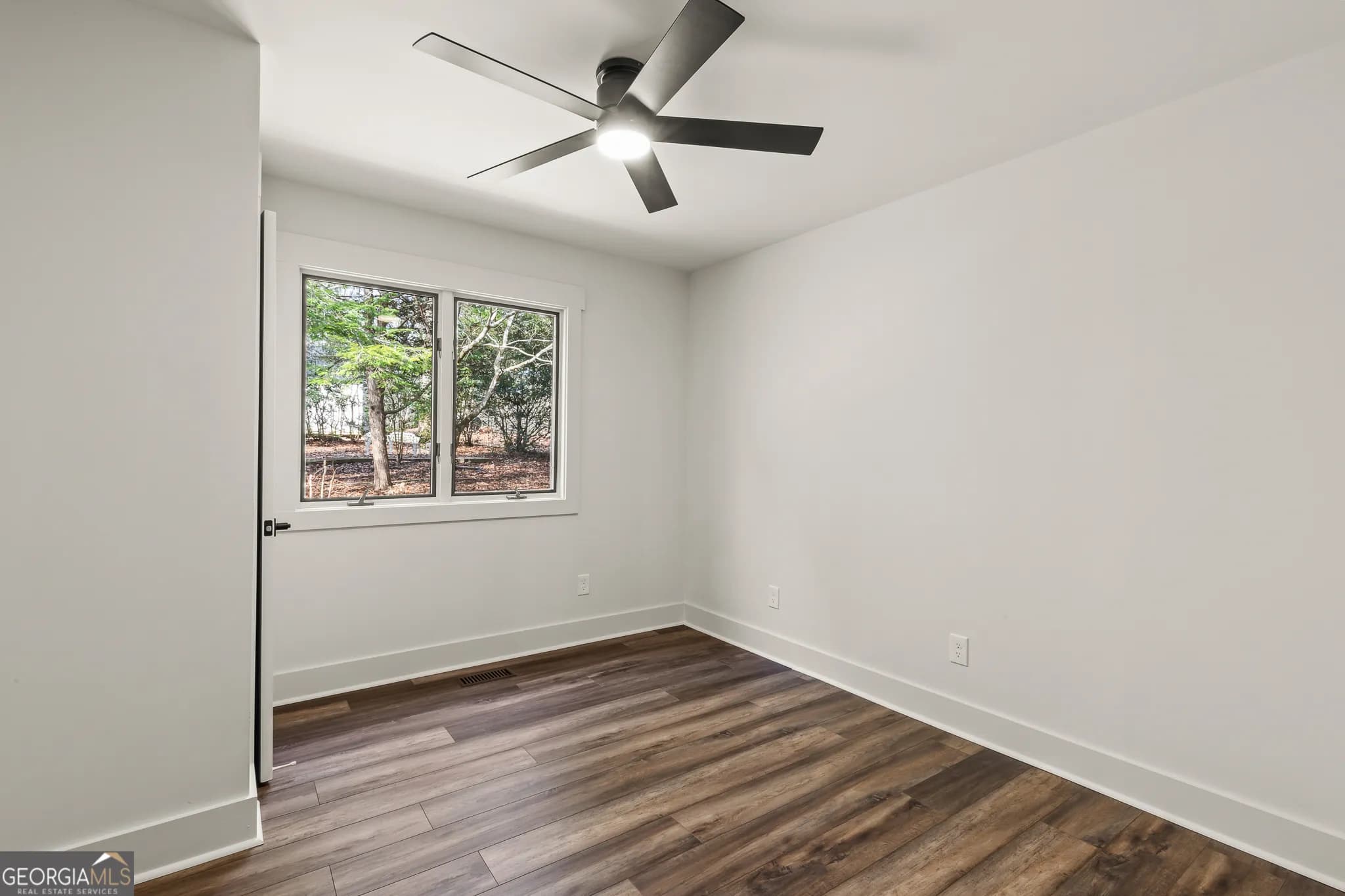 7448 Berea Rd — photo 11 of 44