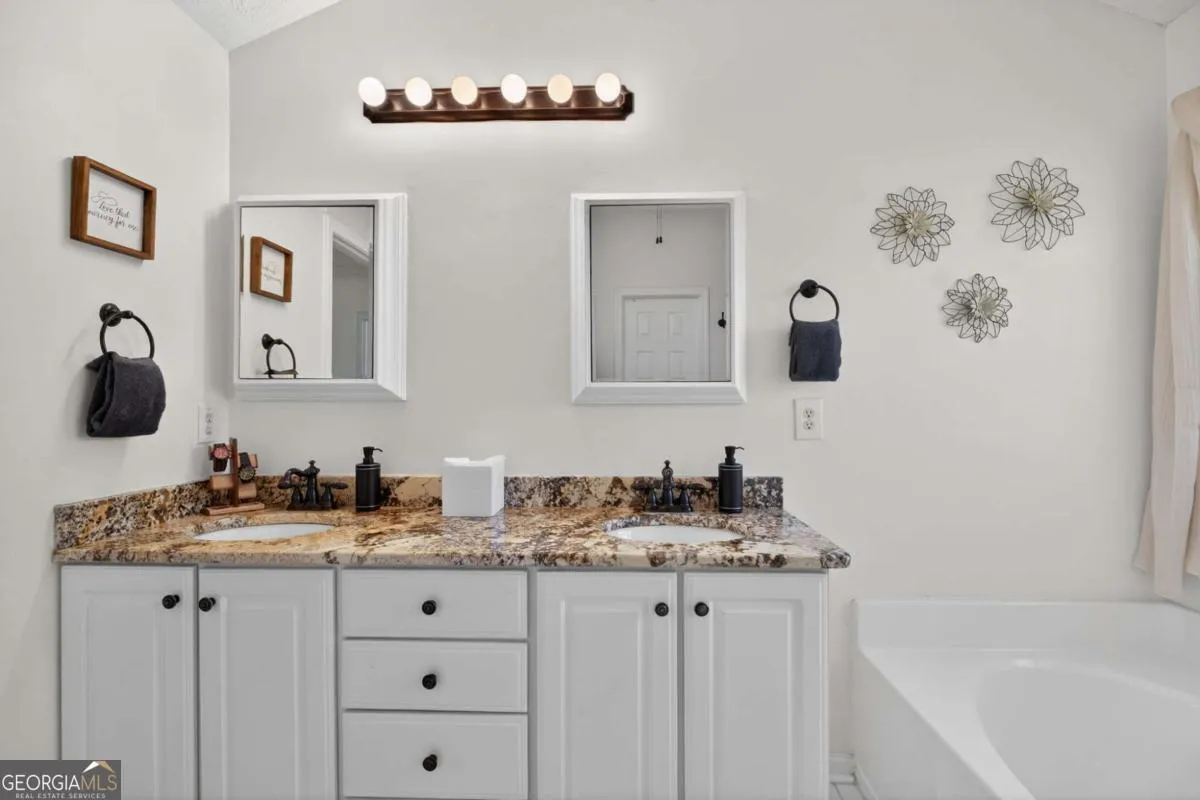 53 Crestview Dr — photo 14 of 47