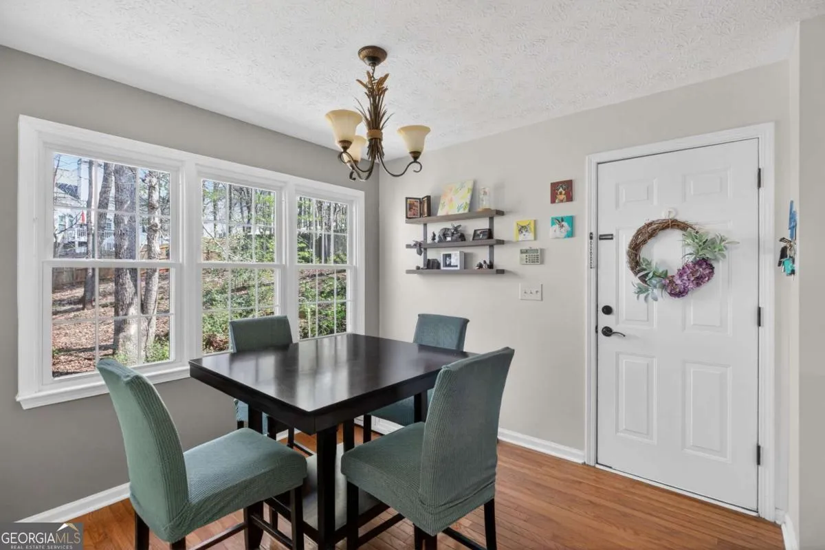 53 Crestview Dr — photo 8 of 47