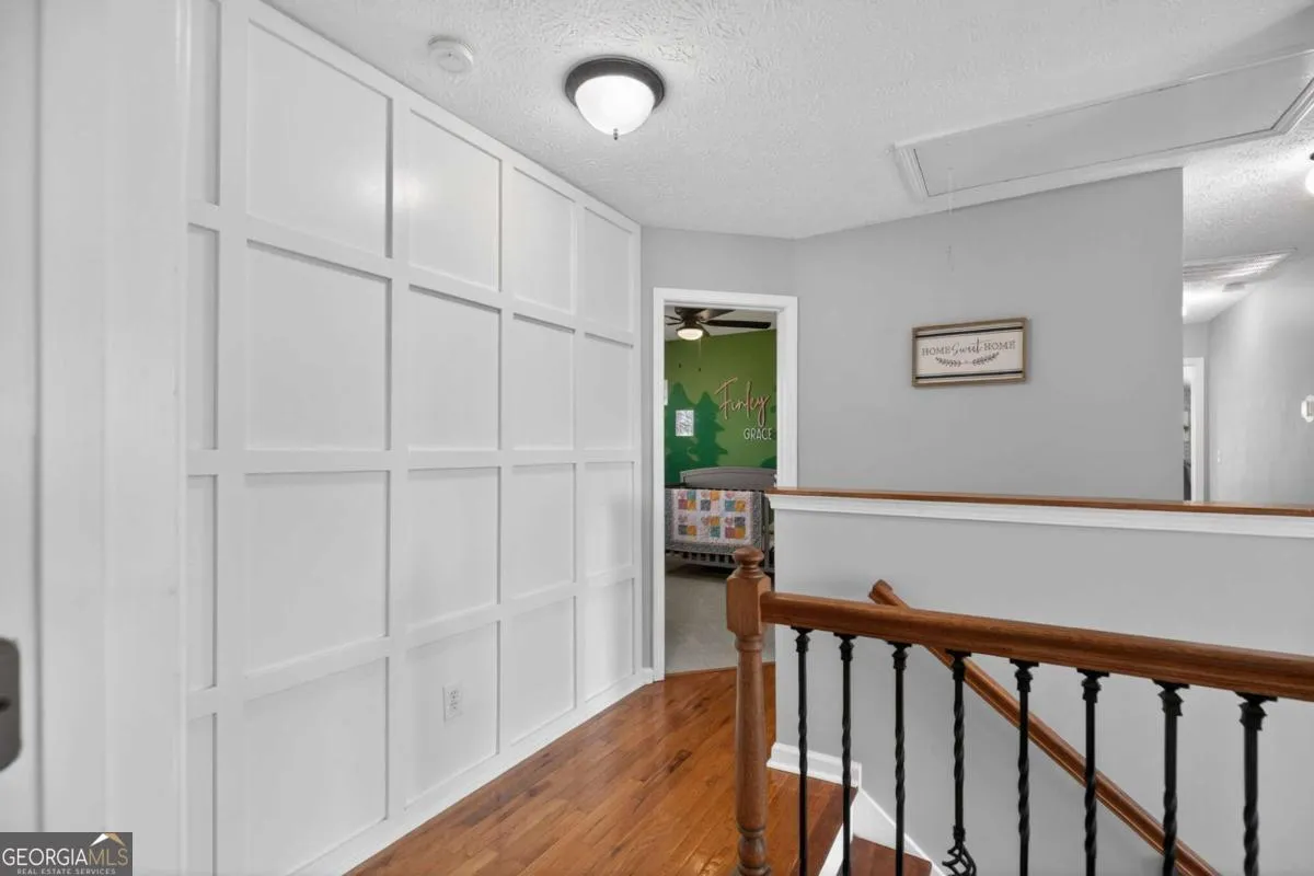 53 Crestview Dr — photo 10 of 47