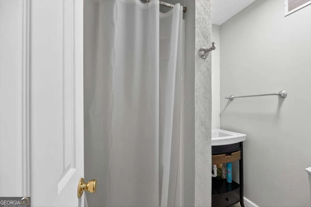53 Crestview Dr — photo 27 of 47