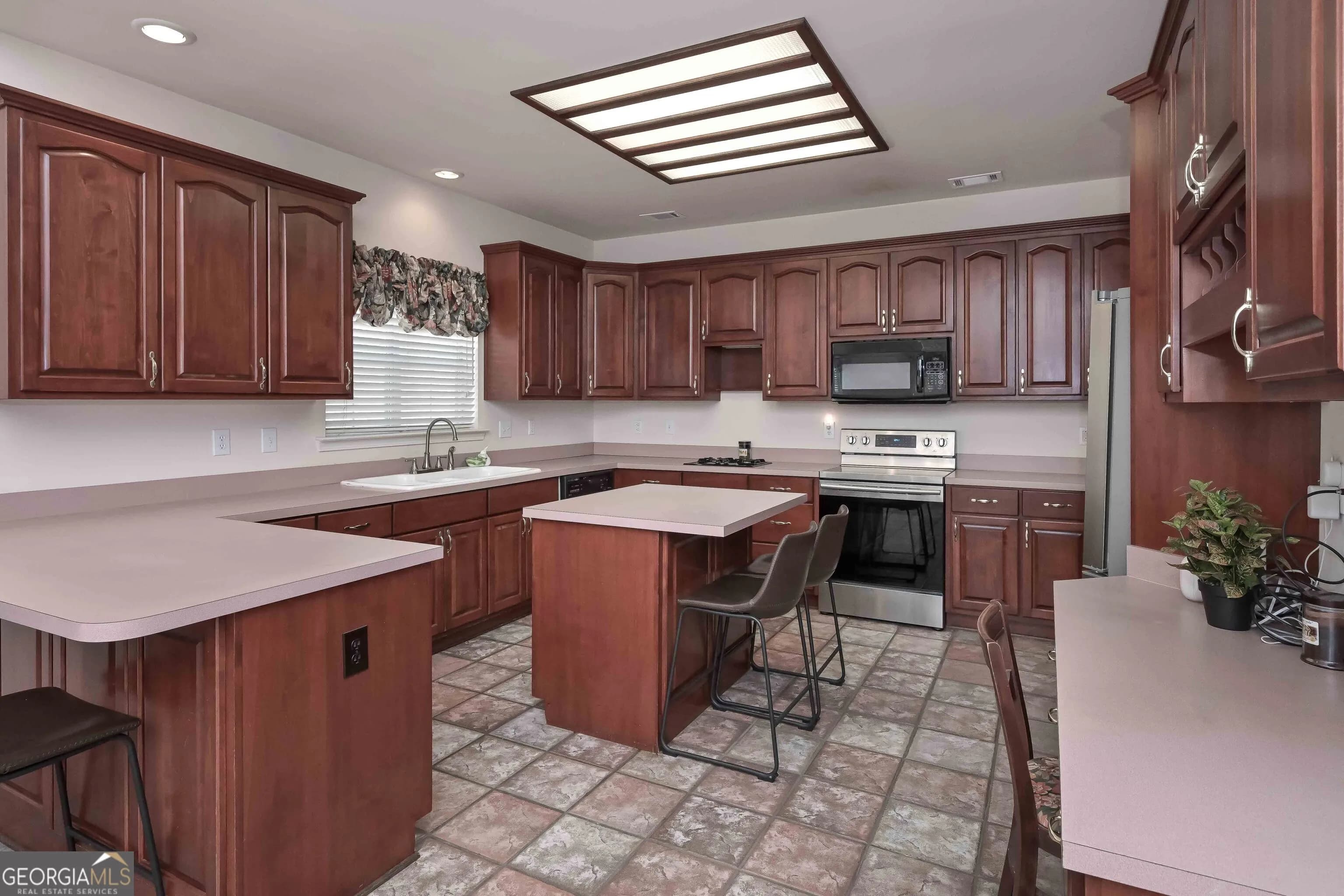 5805 W Chapel Hill Rd — photo 9 of 60