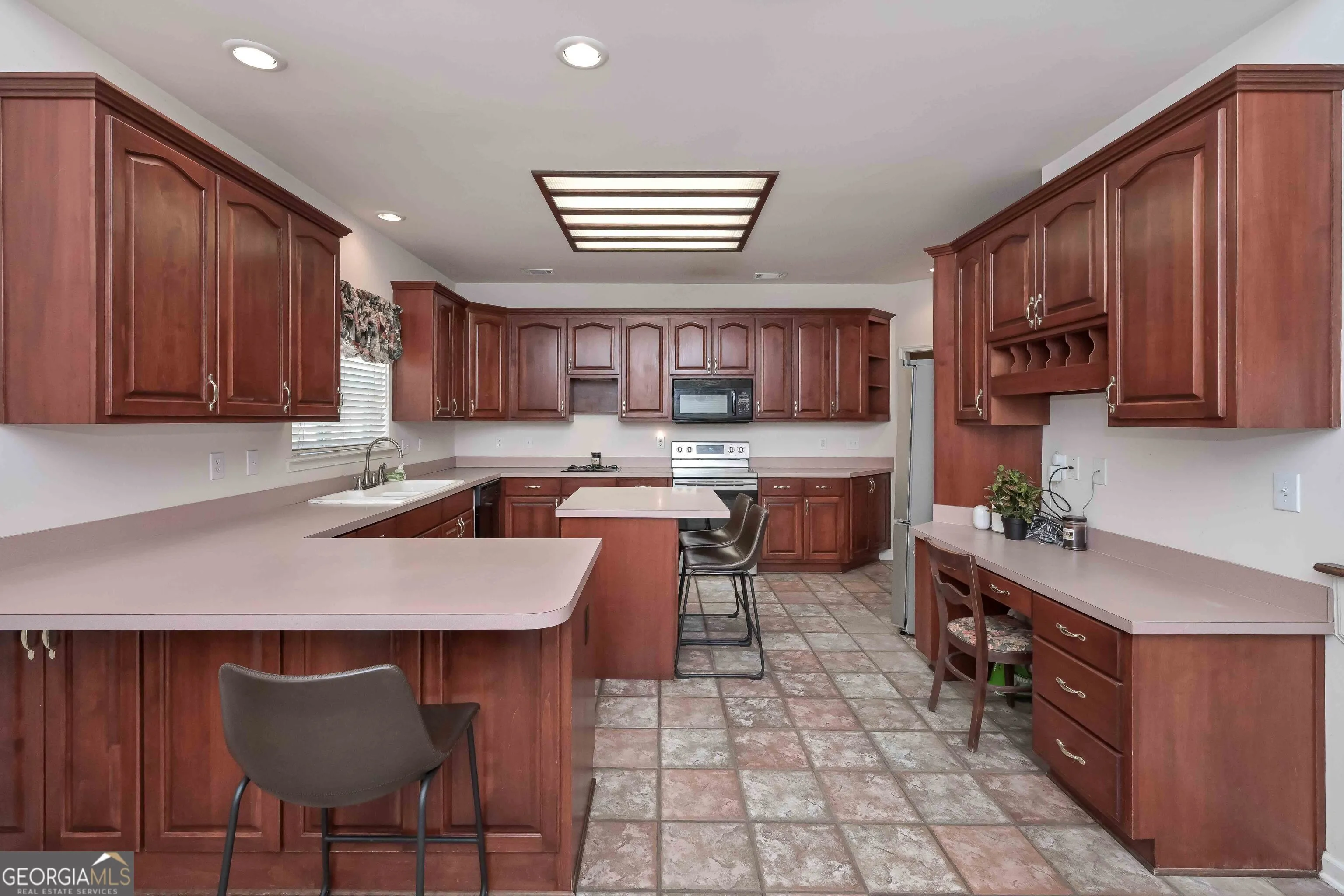 5805 W Chapel Hill Rd — photo 10 of 60