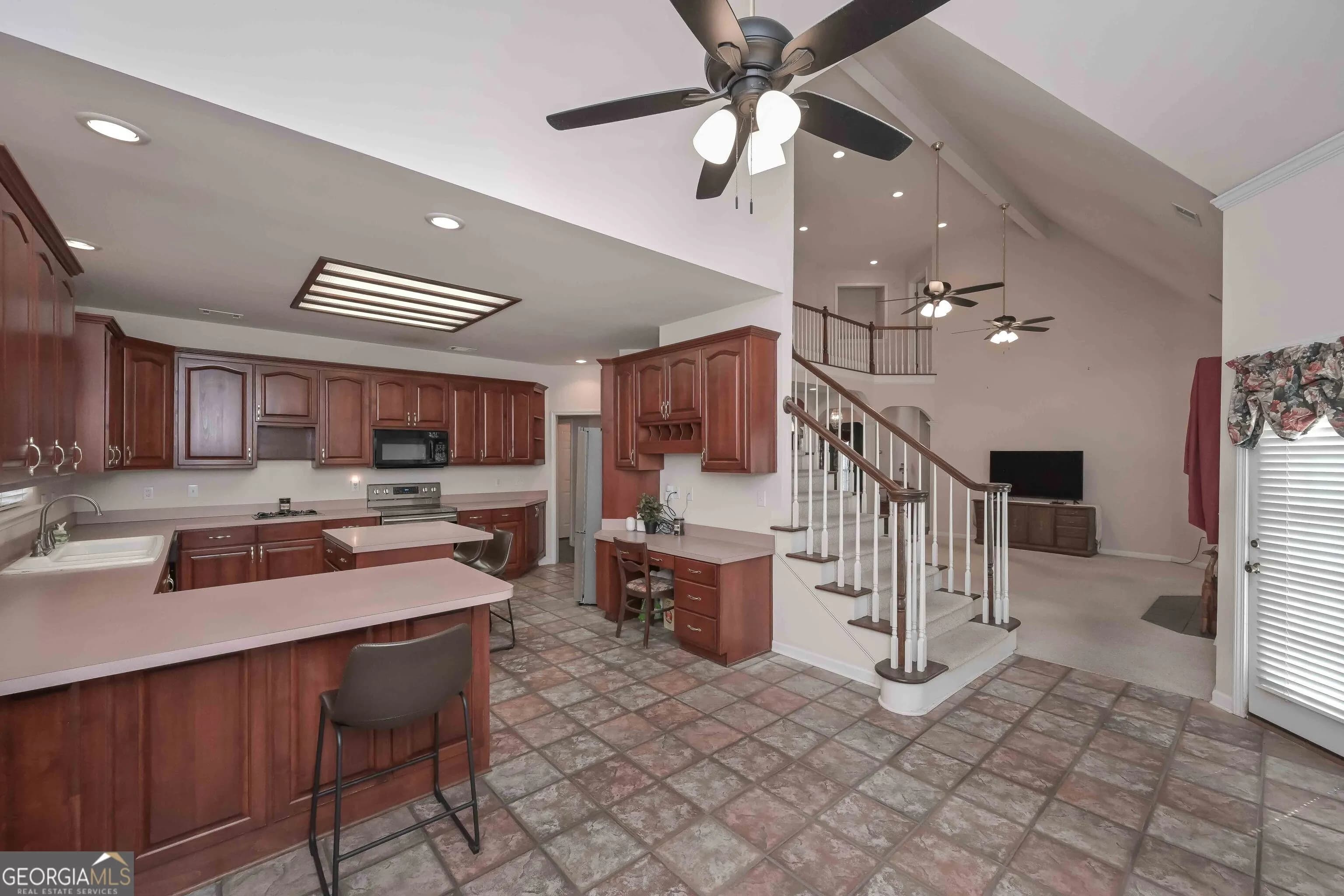 5805 W Chapel Hill Rd — photo 6 of 60