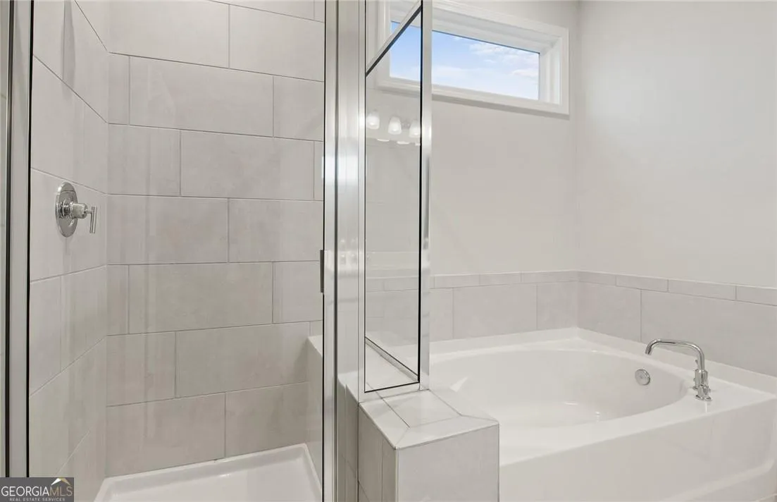 300 Canoe Pl — photo 5 of 27