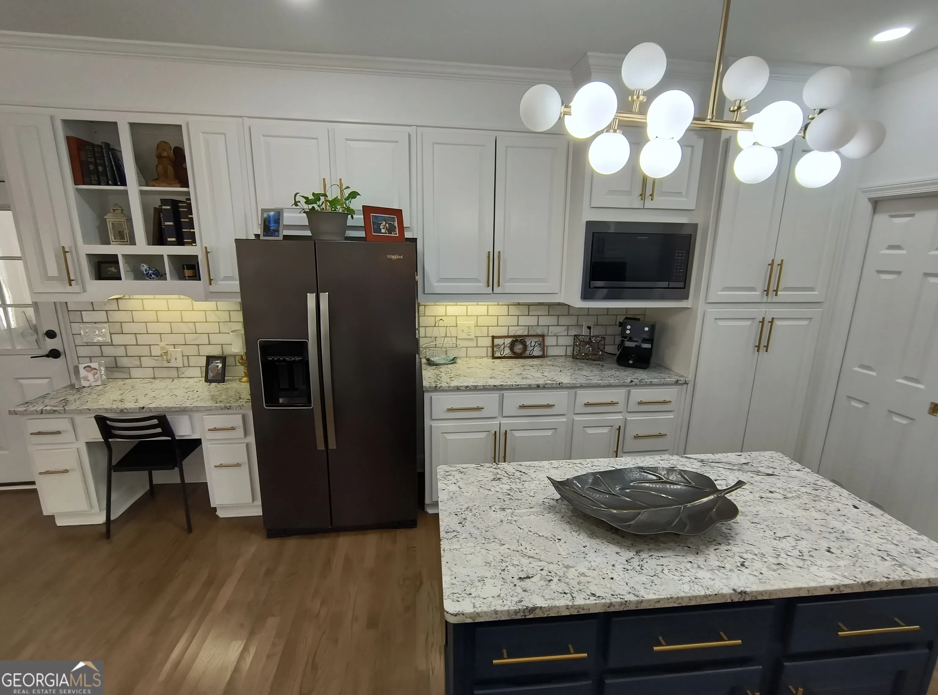 252 Moore St — photo 8 of 37