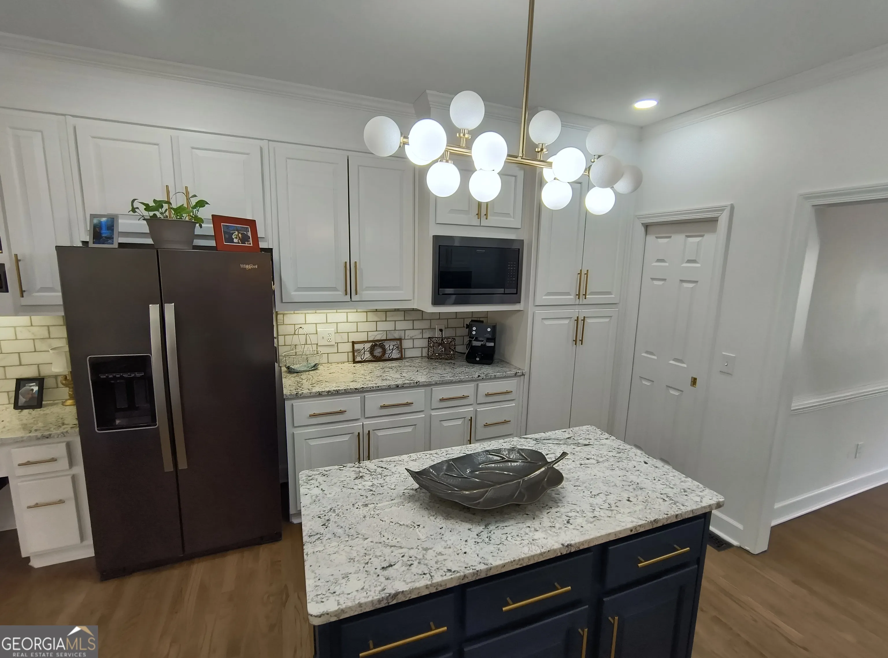 252 Moore St — photo 6 of 37