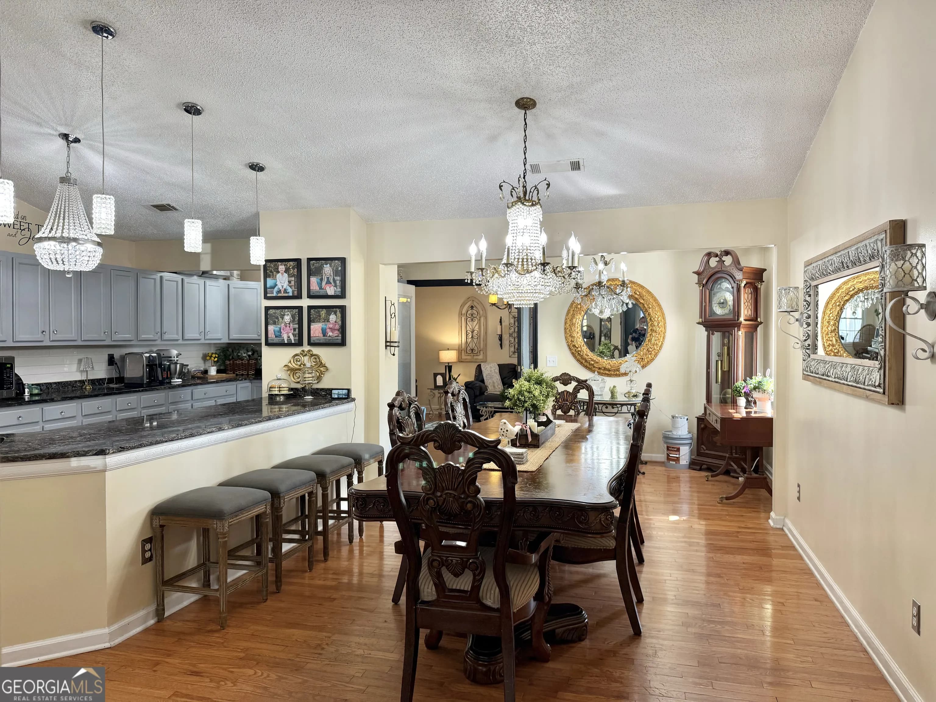 240 Ray St — photo 29 of 33